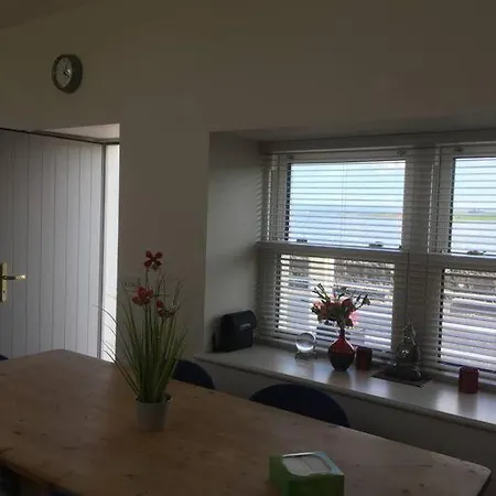 بيت للعطل 2 Quay Road, Killala. Stunning Sea Front *