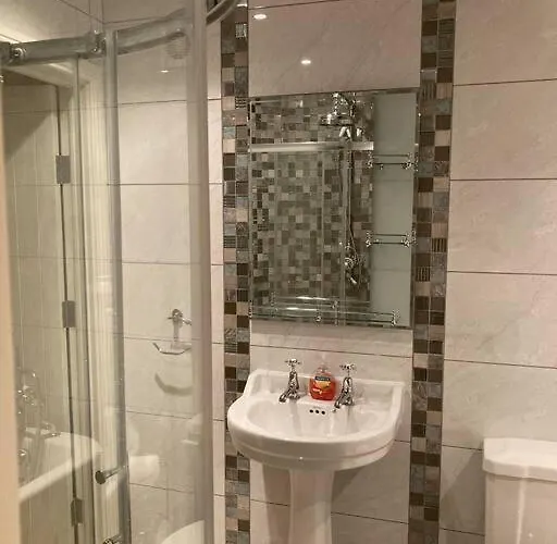 2 Quay Road, Killala. Stunning Sea Front Dom wakacyjny